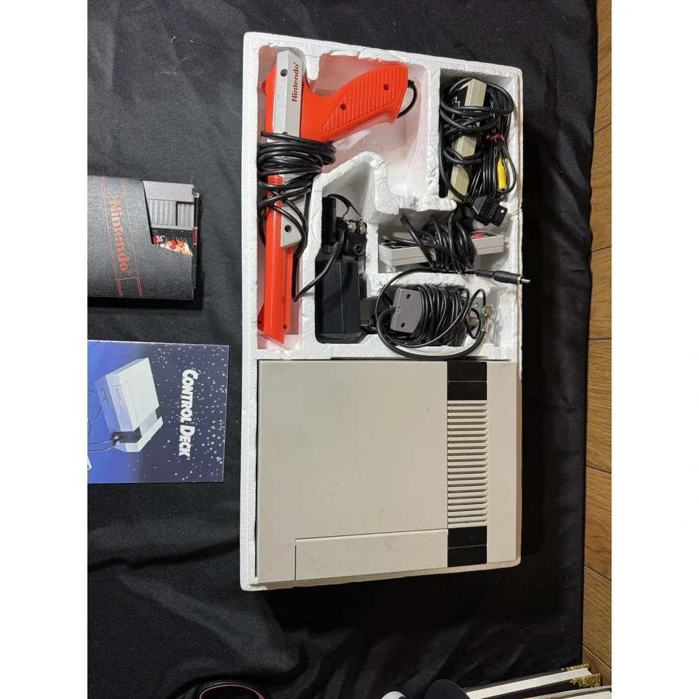 Nintendo Entertainment System NES Action Set New Open Box✅ 1985-1993‎
